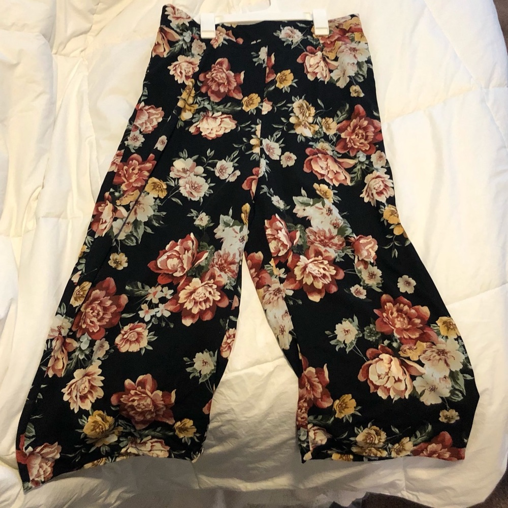 Floral Capri Dress Pants (never worn)